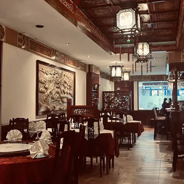 Golden China, Sidi Belyout: story 4