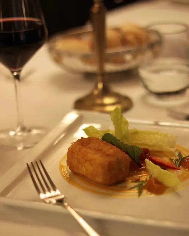 La Closerie, Racine: story 2